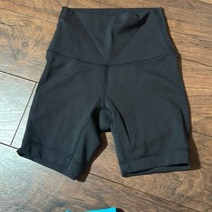 Lululemon Wunder Train high rise shorts 4” inseam